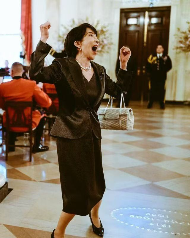 高市早苗称访美照夸张系因太感动对对，按耐不住心中的喜悦 