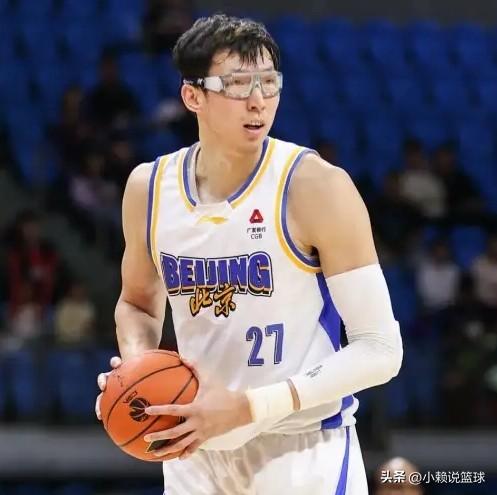 10月20日，北京96-78轻取广东，谈5点看法:
一、本场比赛北京队中锋周琦状