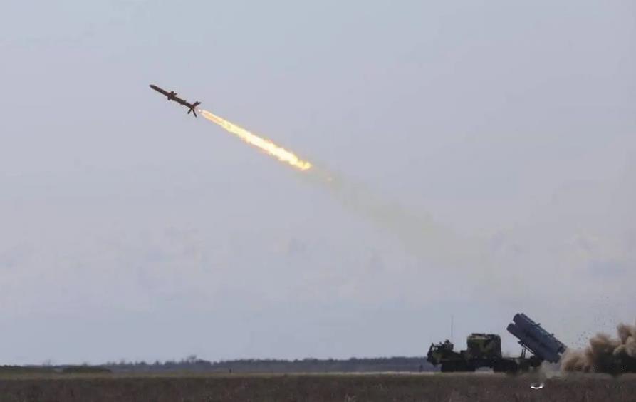 俄军使用伊斯坎德尔M近程弹道导弹，在第聂伯罗彼得罗夫斯克州瓦西里耶夫斯克附近摧毁