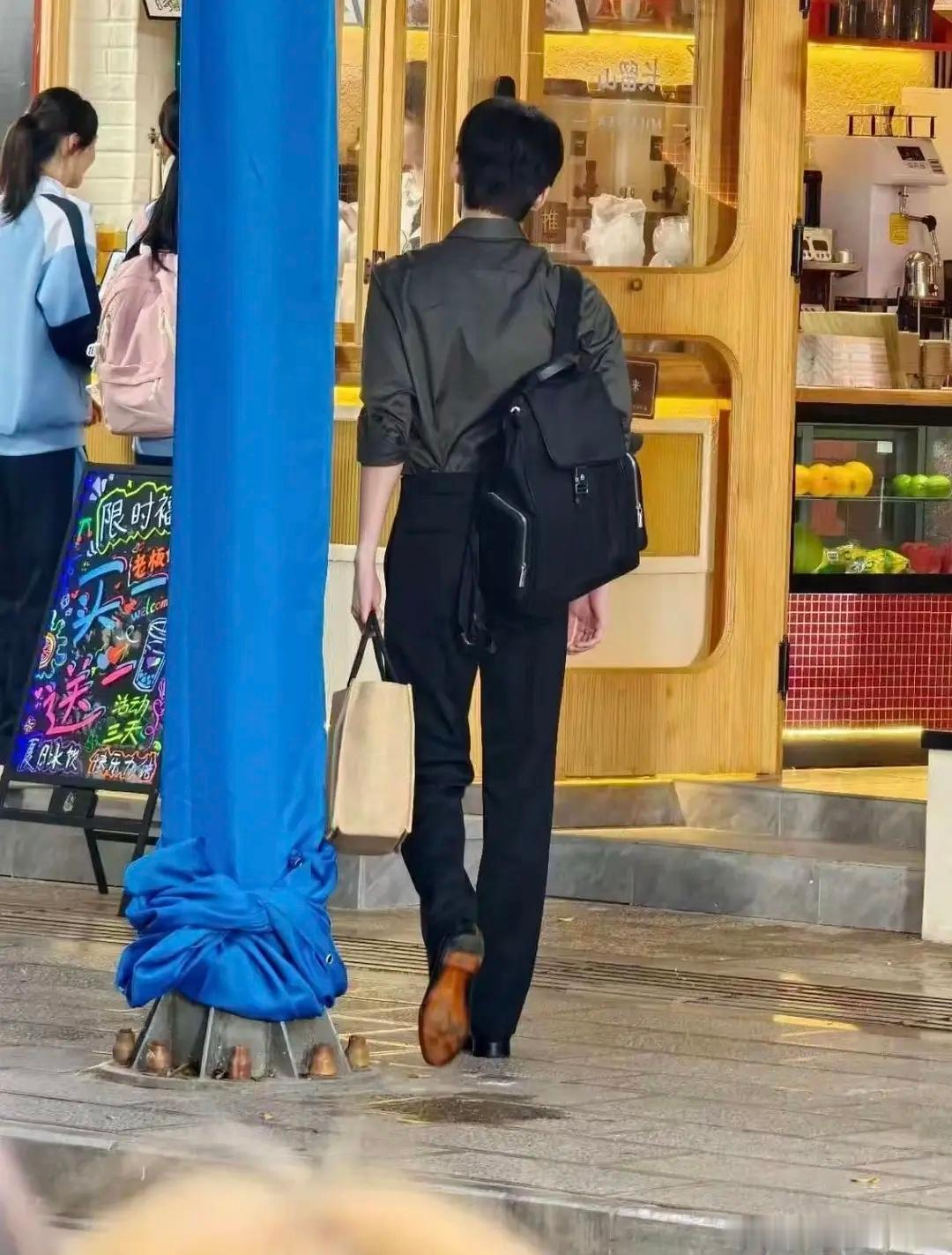 周柯宇小城春色路透，我去完全型男来着吧 