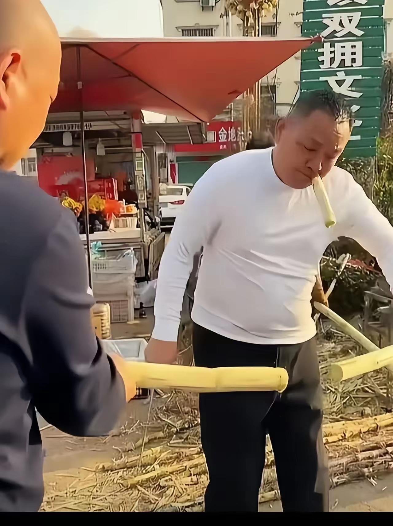 于东来退休后在老家摆摊卖甘蔗，生活惬意舒适，如何评价他的选择?

我觉得于东来本