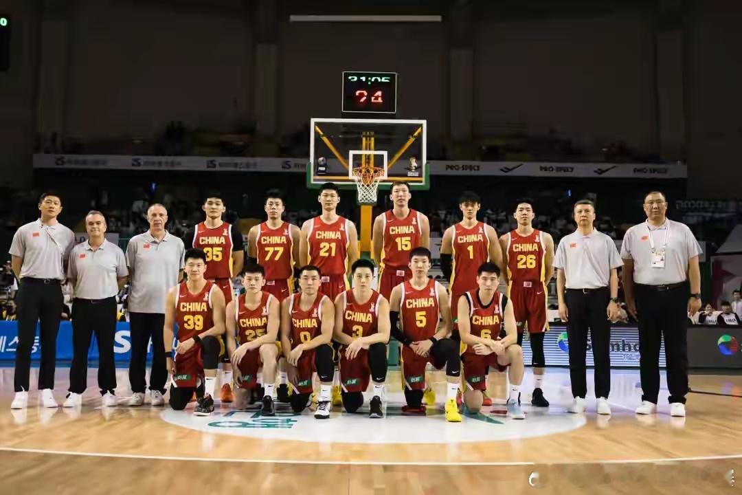 天崩开局！三分仅28中5 程帅澎伤退 中国男篮遭韩国双杀中国男篮 北京时间12月