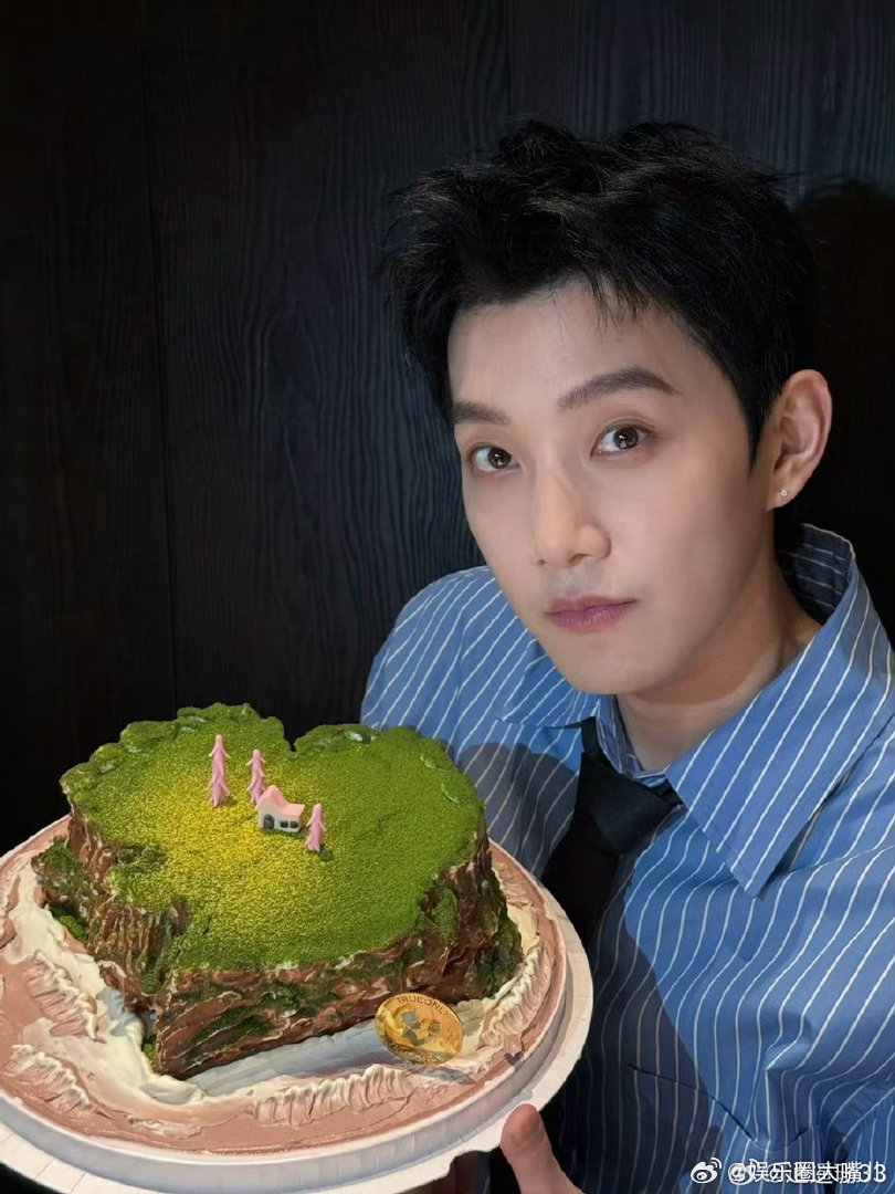 内娱第一个林更新型工作室范世錡工作室护主 怼人那段没谁了。“哇不熟悉你怎么听出来