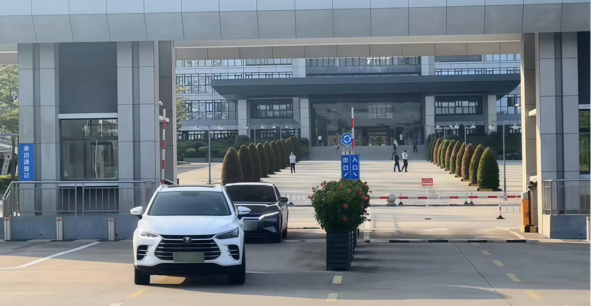 比亚迪也进体制内啦！不仅政府机关采购比亚迪作为公务车，公务员也越来越多的购买比亚