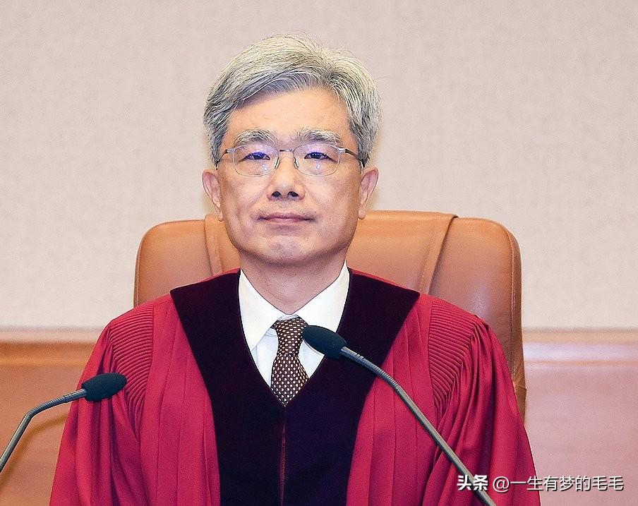 3月6日，韩国宪法法院院长金相焕对国会通过的裁判申诉制度展现了与大法院院长曹喜大