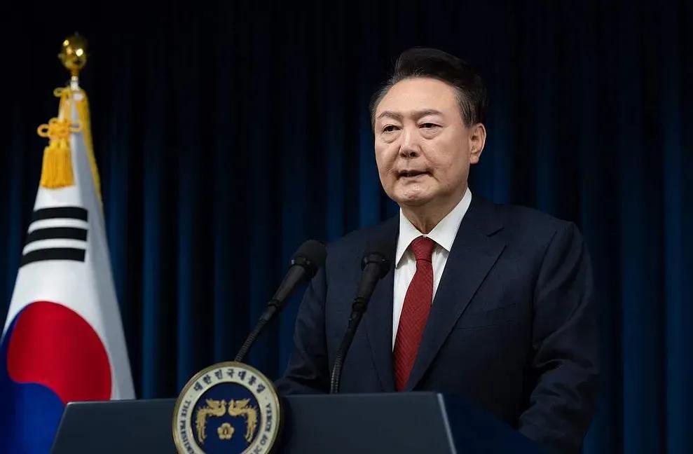 给你一个人专门量身定做了一部法律，这下，没辙了，也不能侥幸了。

这次可是国会高