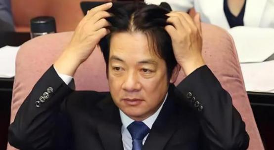民进党吃相难看，烧瑙鲁国旗被抓，不到24小时，图瓦卢又给出一击。
 
台官员焚烧