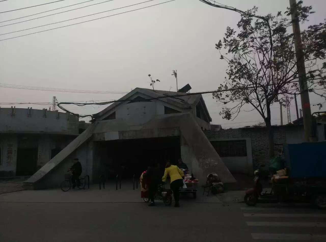 十年前，2015年，知道小地道桥即将被拆，11月的一晚深夜，一邢台人开着自己的越