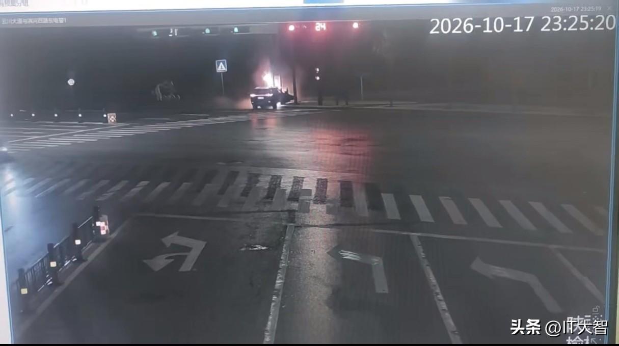 问界的成功还是动了太多人的蛋糕，所以不管问界车出什么问题，是不是车的问题，问界都
