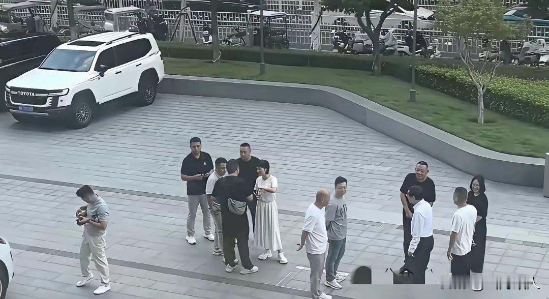 强强碰面看点拉满！香格里拉美女CEO专程奔赴许昌拜访胖东来，于东来亲自陪同参观交