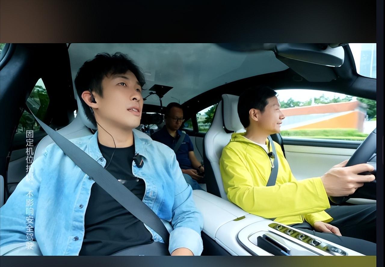 有一说一，雷军的格局还是在线的！在今天中午直播时，汽车大V与他聊到了最近爆火的游
