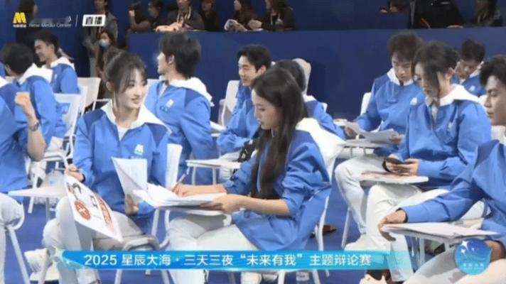 看杨雨潼辩论就像欣赏一场思维舞蹈，企鹅表情包是她的热身方式，站上辩台立即气场全开