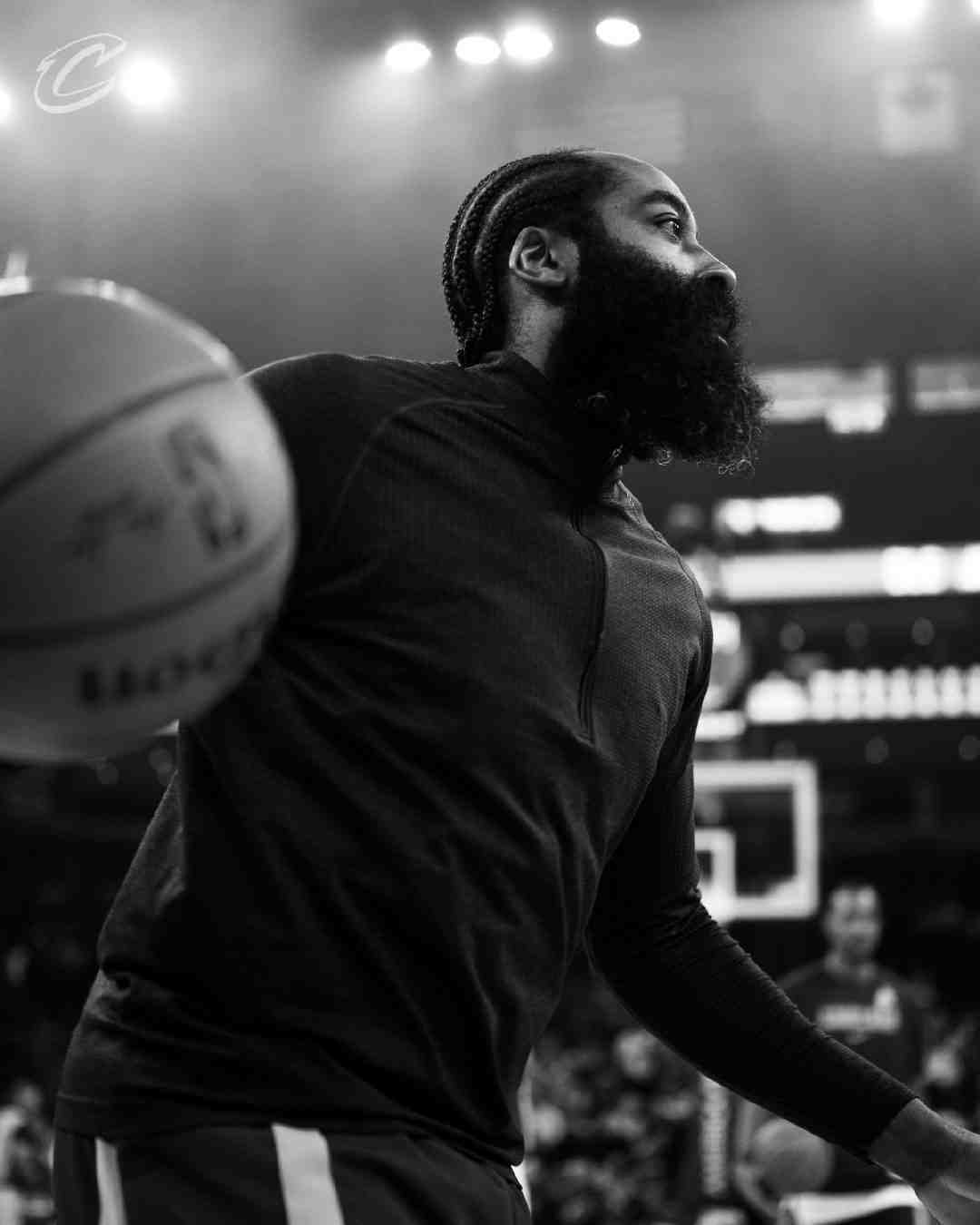 哈登在接受记者采访时谈到了在骑士夺冠：“如果真的拿到总冠军，我觉得没人想看到我那