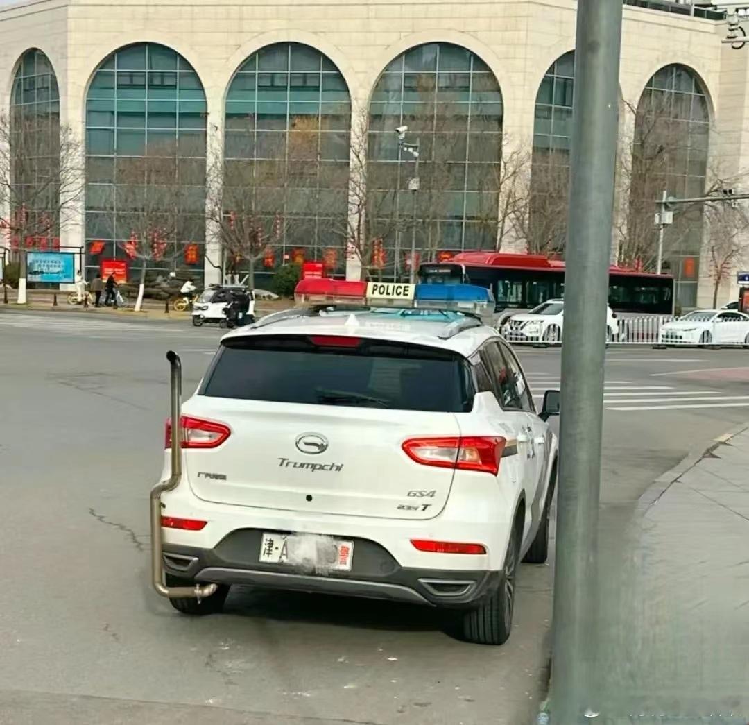 我要是罪犯，看到这么猛的车都瑟瑟发抖...#大v聊车# ​​​