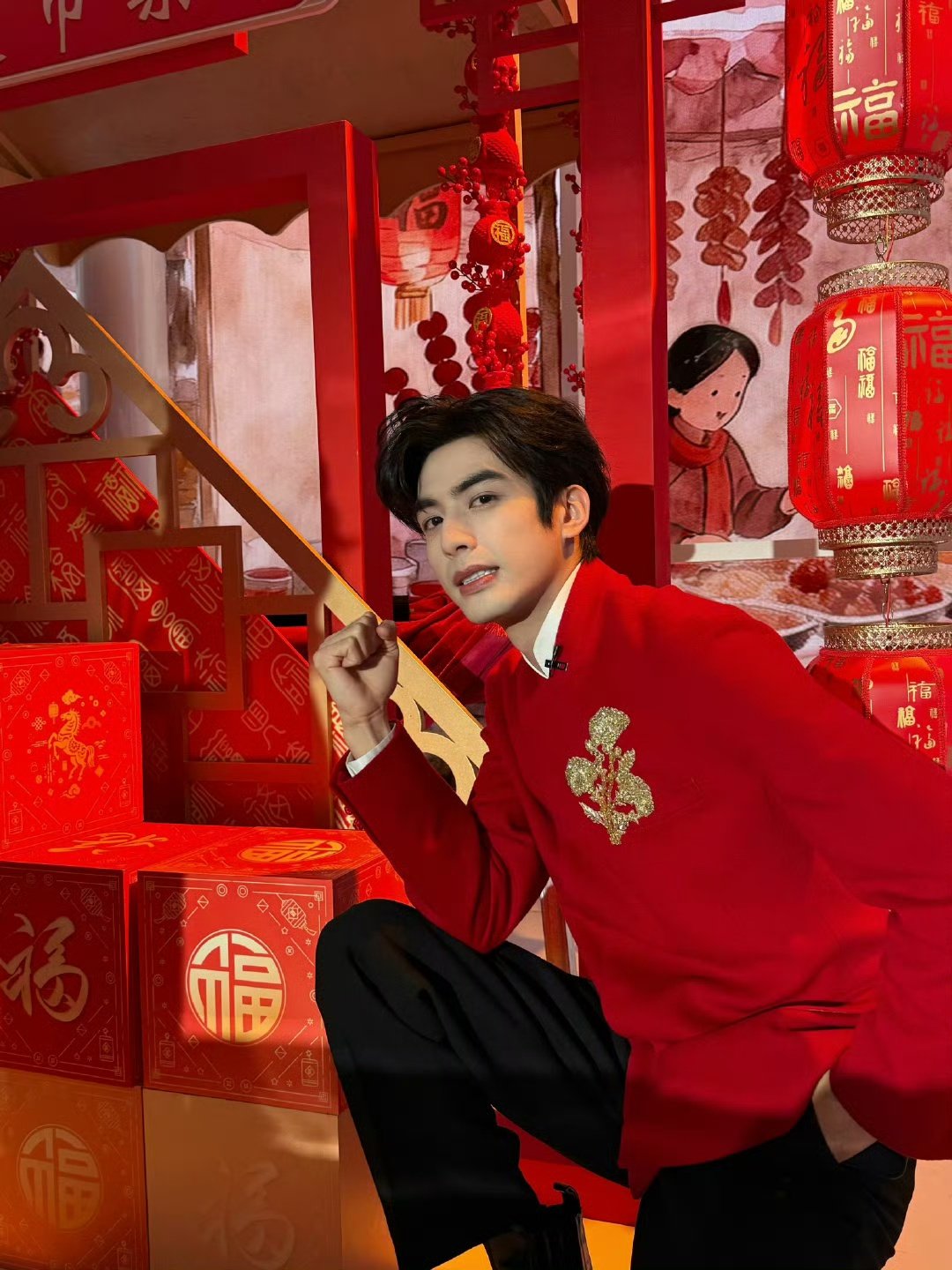 宋威龙宋威龙春晚后台照 嘿嘿，好鲜活的春晚后台照啊宋威龙春晚后台自拍照