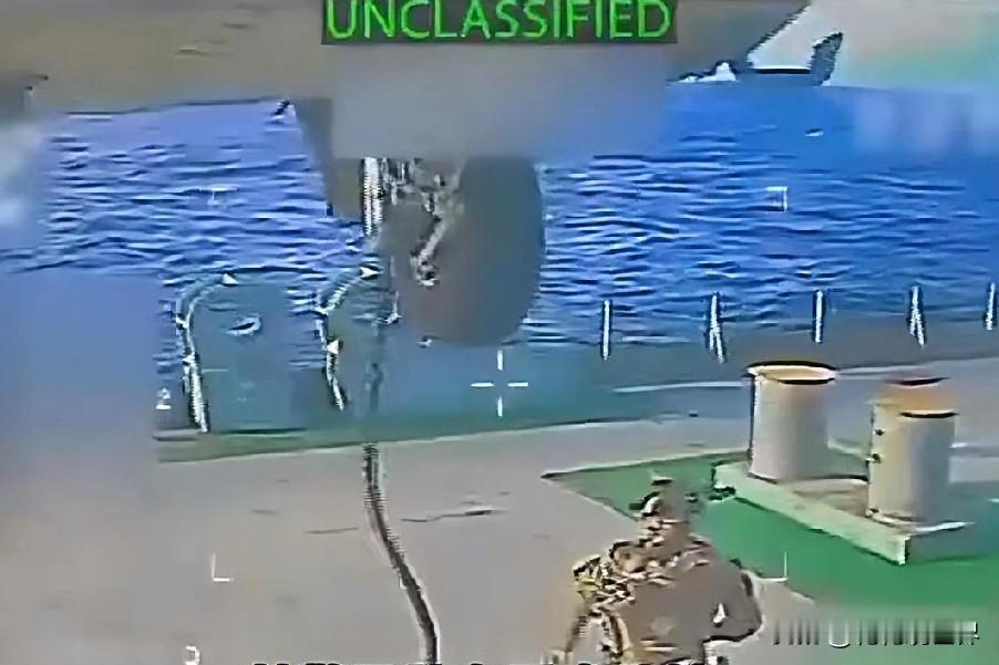 12月12日早上的最新消息速报，全都不容错过，第二条：美军强夺委内瑞拉31万吨原