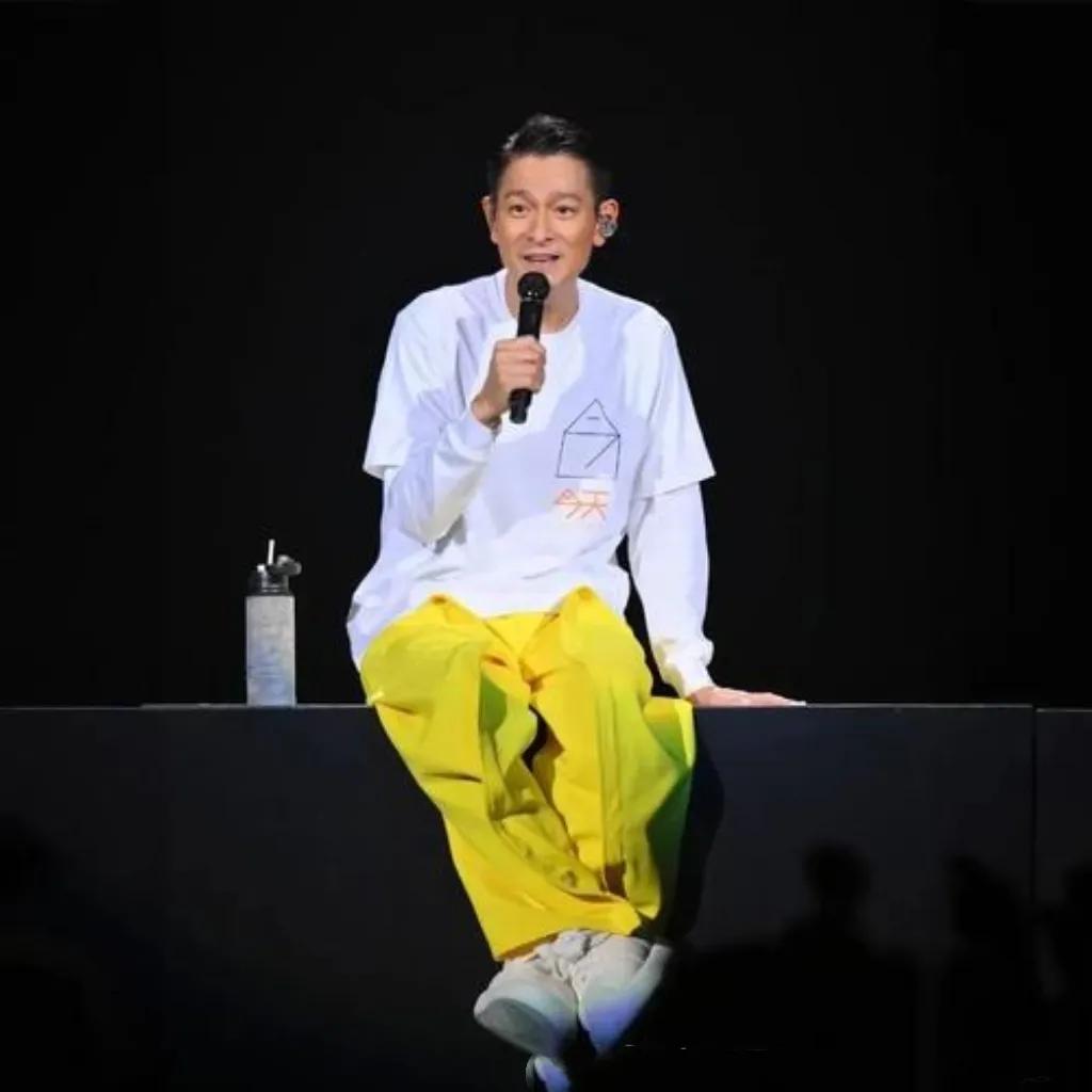 港圈顶流刘德华惊爆猛料！新片《猎金游戏》筹备期，他竟主动将片酬直砍三分之二，只为
