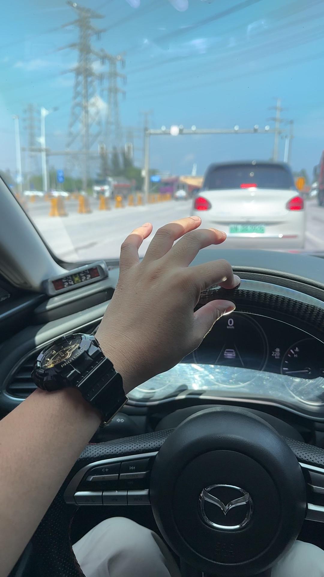 今天的方向盘格外烫手