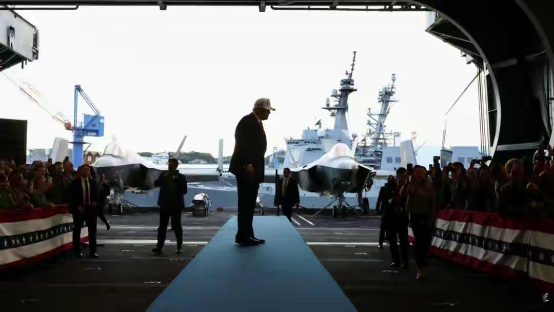 中国福建舰成催化剂？特朗普急令美国航母恢复使用蒸汽弹射 近日，在驻日美军华盛顿号