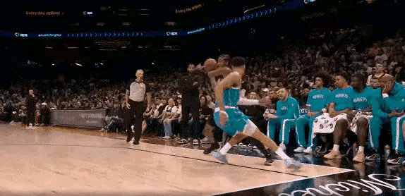 杰伦格林，身体素质堪比乔科。
变态的身体素质，空中的超级闪躲，飘逸的极限拉杆。