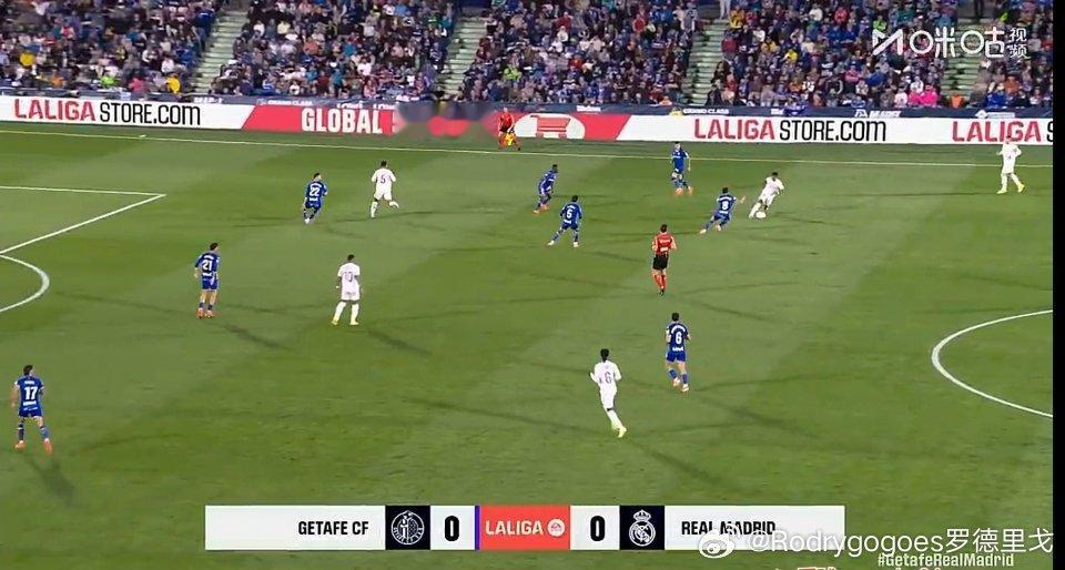 第56分钟，威尼修斯替补马斯坦托诺出场，罗德里戈去踢右路了赫塔菲vs皇马罗德里戈