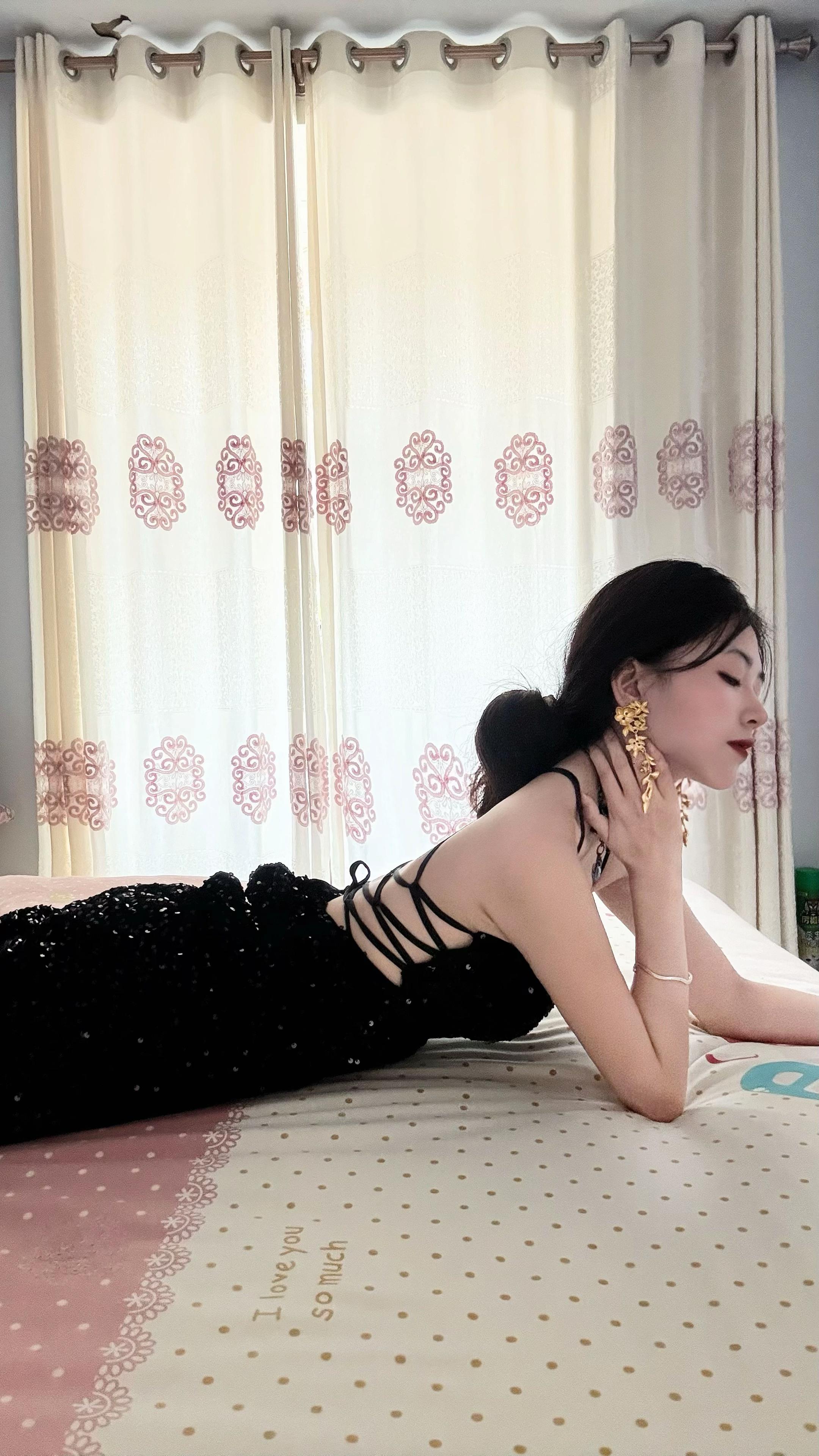 敢跟别的女的说话 我就扇死你