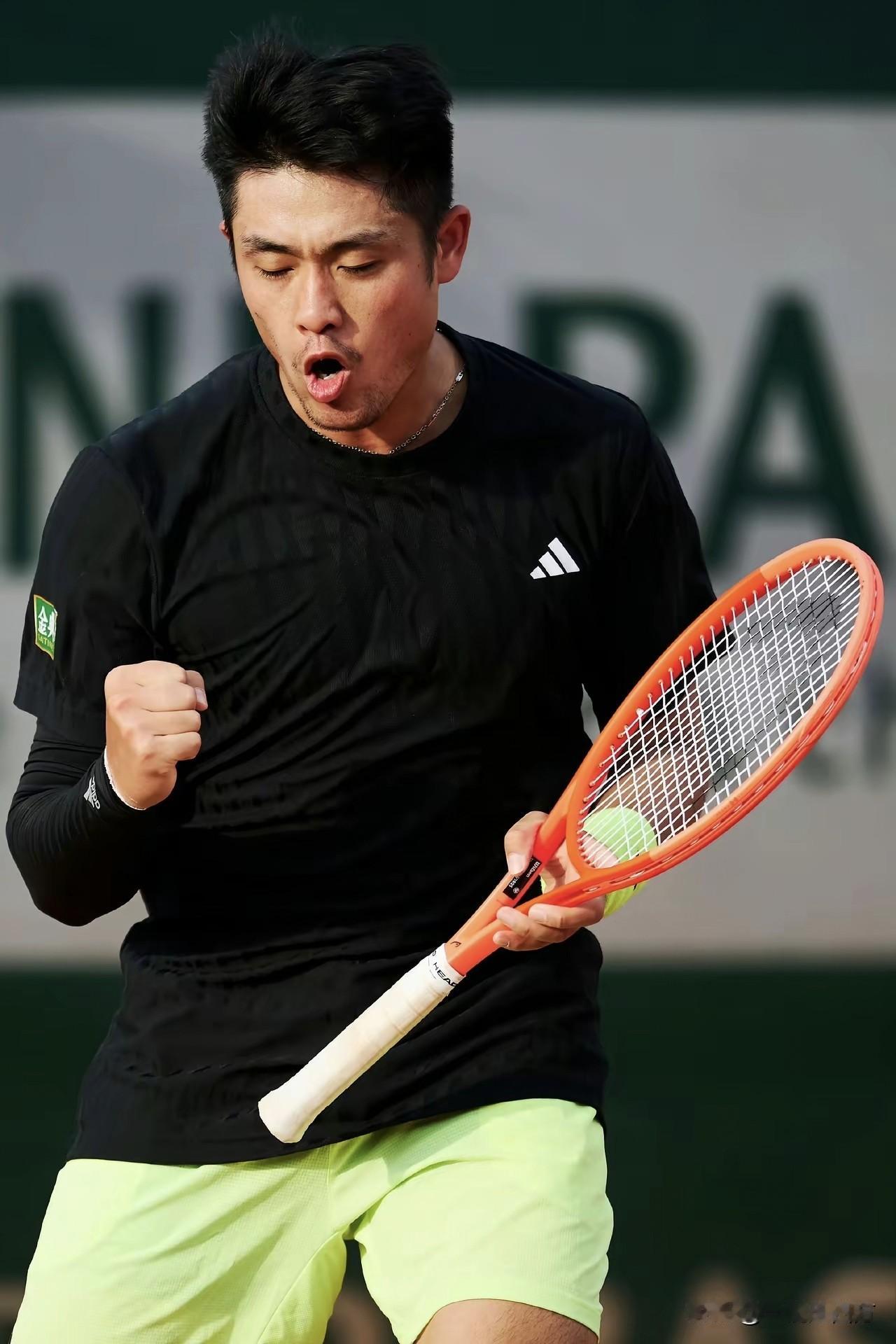 阿昺又赢了！在ATP500墨西哥站资格赛决胜轮，他以6:1、7:6³击败澳大利亚