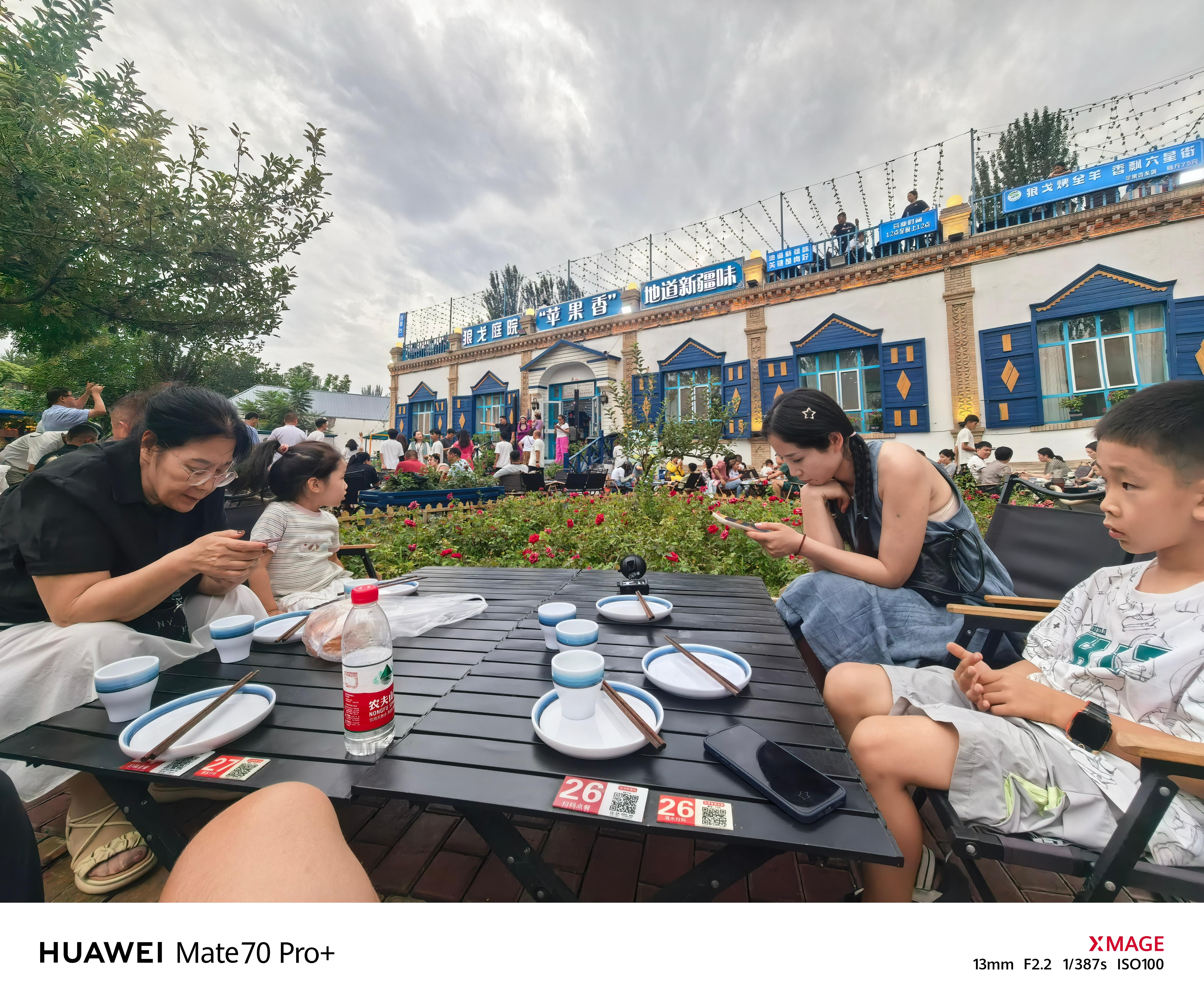 实在没想到，这里会成为一个景点也没有想到，成为景点是因为一首歌跟成都的玉林路应该