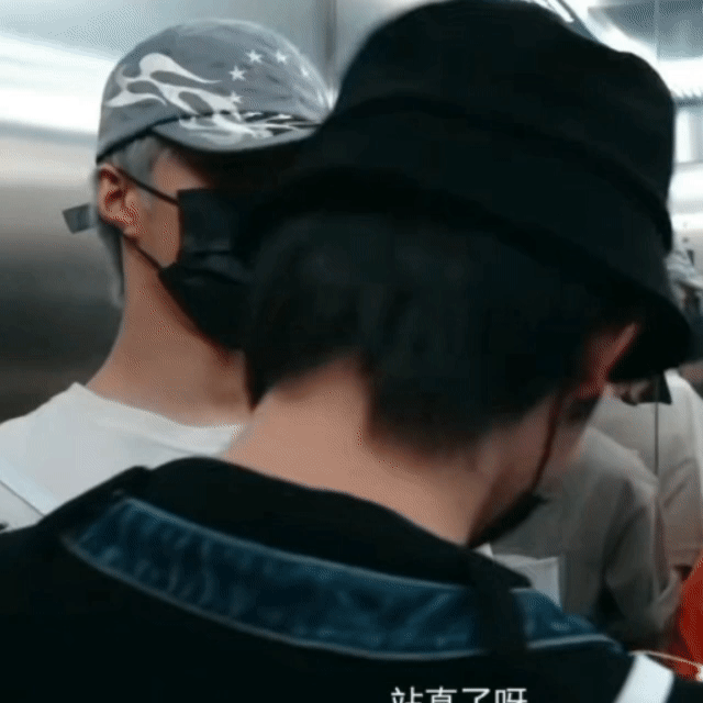 碗盆永远年轻，永远在比身高 