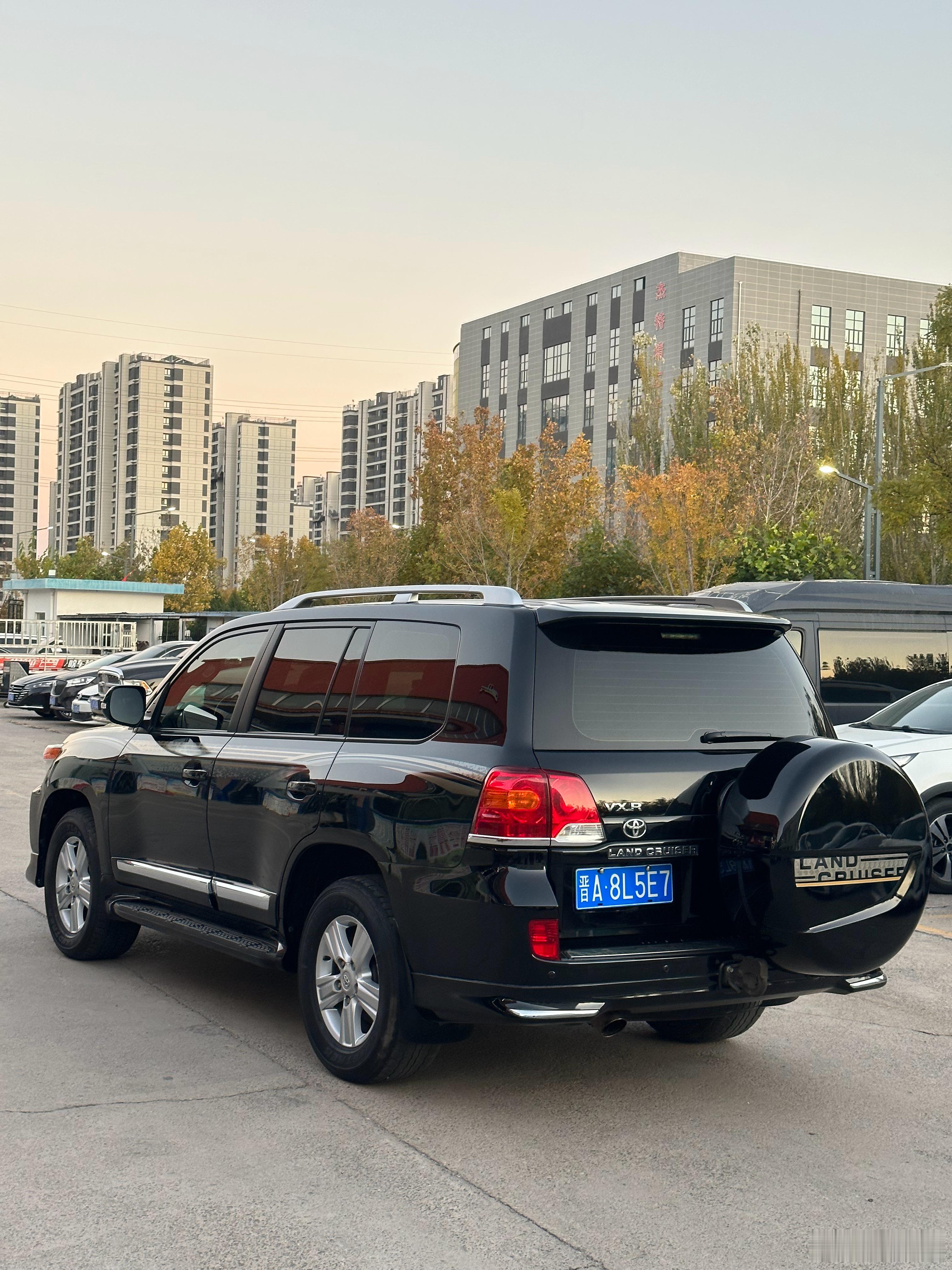 LC200的酷路泽5700真的是一个后无来者的车型 我整备车标准不高 基本就是洗