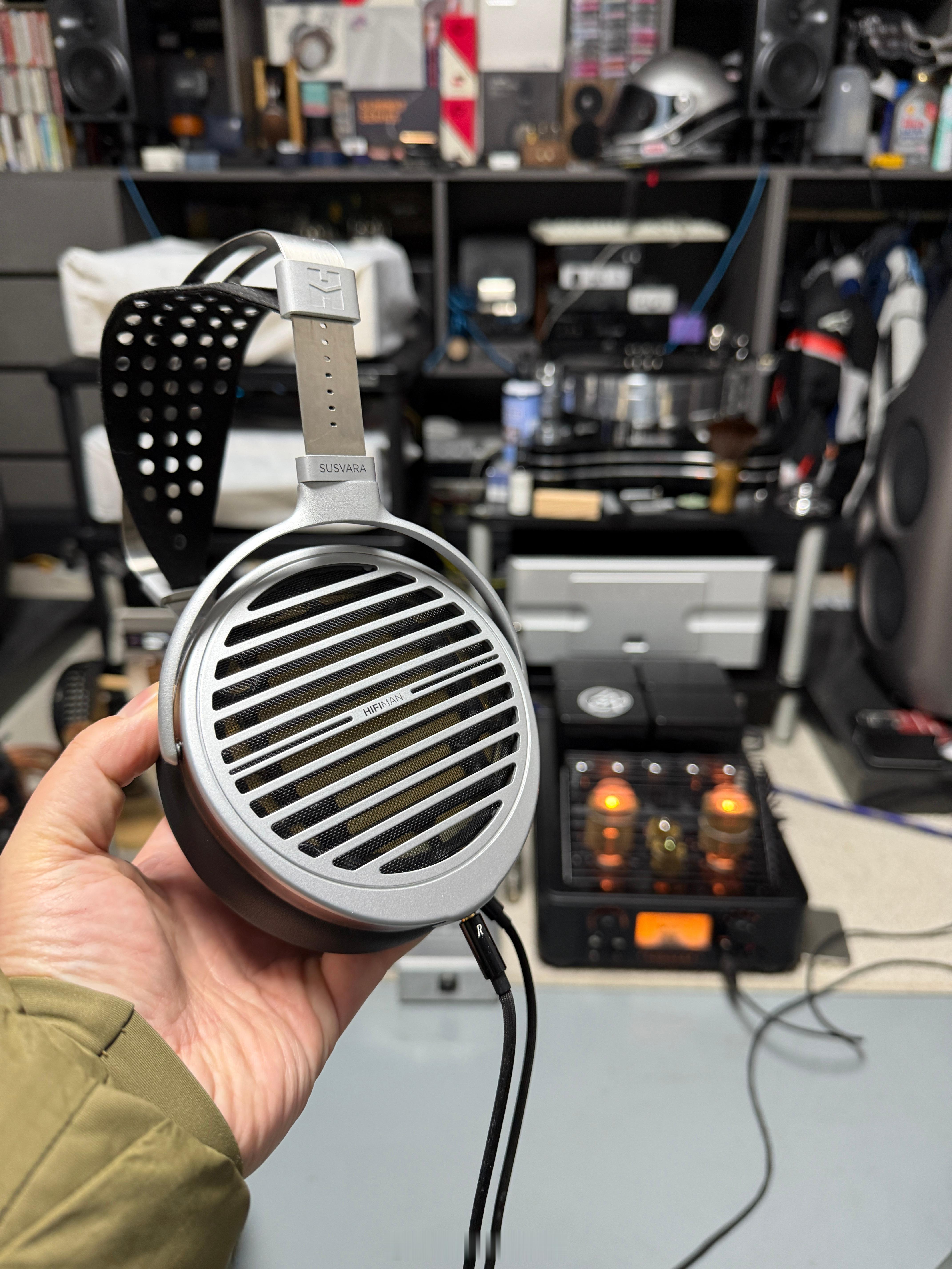 耳机我还是听的，而且听的很认真耳机发烧友九段的hifi车库