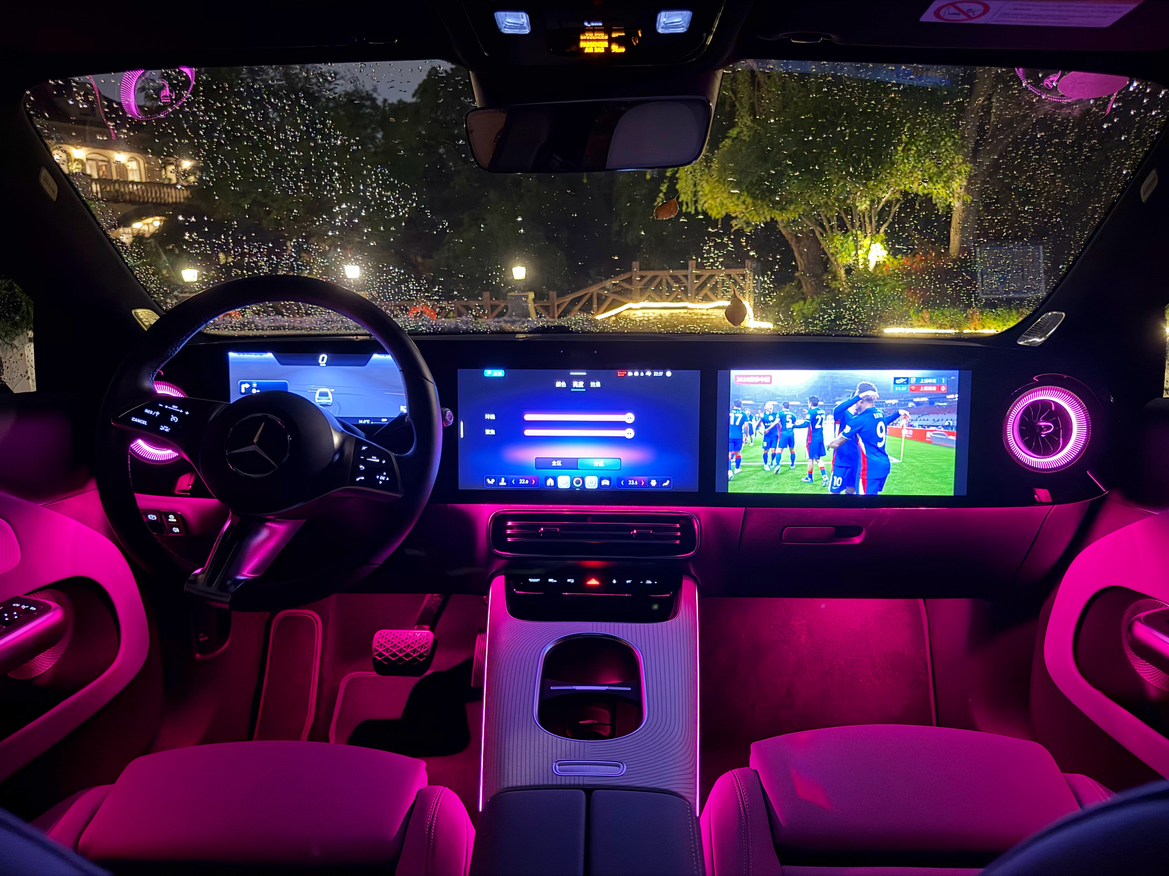 今晚拍摄。上海德比我是在奔驰cla上看的无论如何，和申花一场比赛重伤了海港四人（