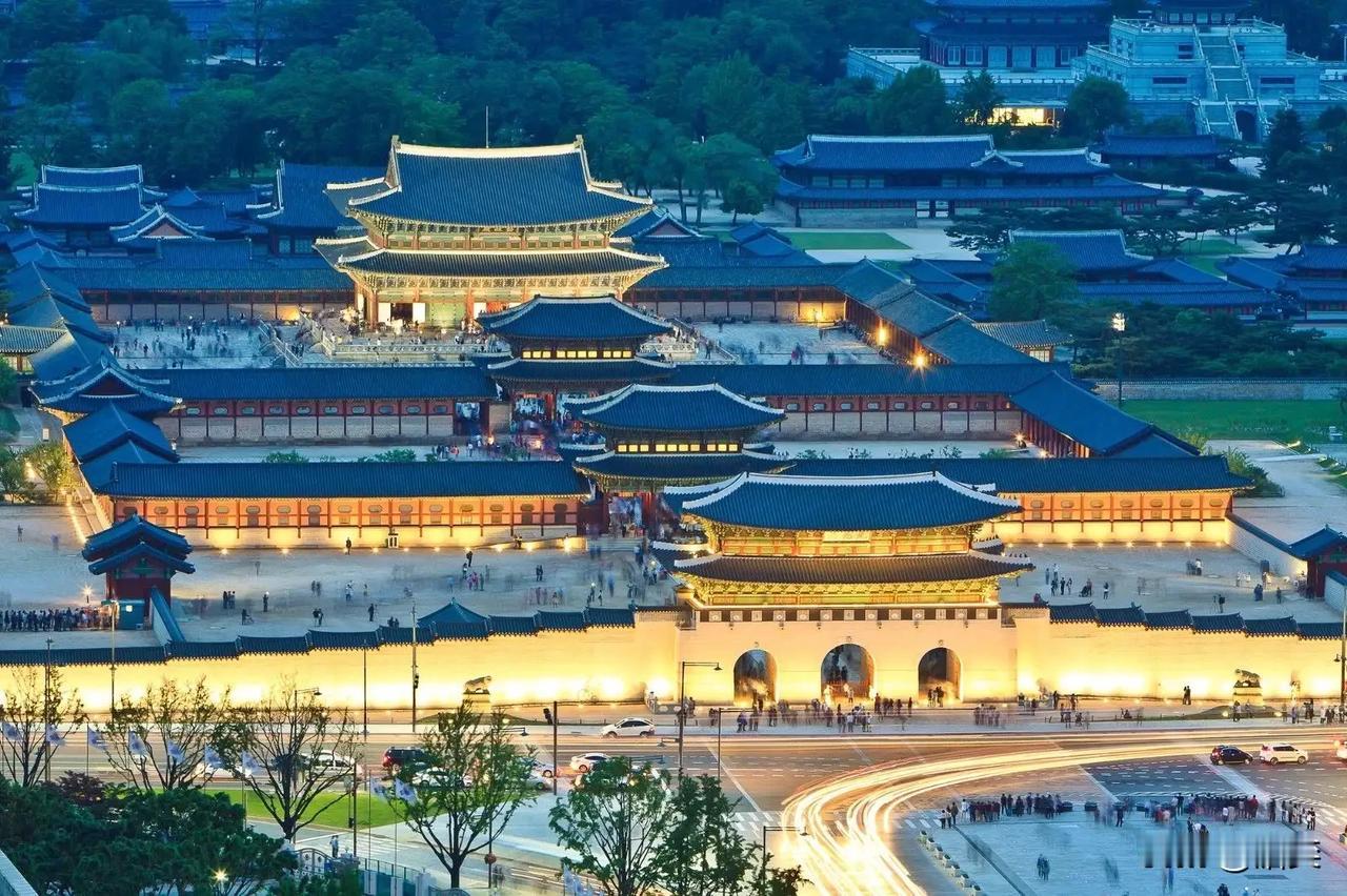 韩国景福宫跟明代亲王府比怎么样？

按照明代规矩，亲王府占地相当于现在的33万平