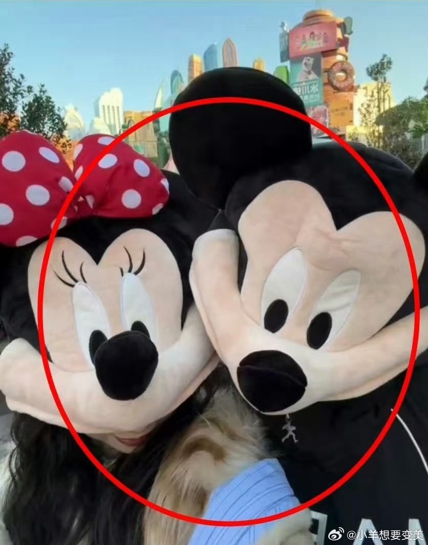 阿沁官宣恋情阿沁官宣啦？？那就祝福二位长长久久 幸福美满八