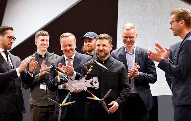 德军工巨头CEO嘲讽乌无人机是家庭主妇手搓的，泽连斯基回应
莱茵金属公司首席执行