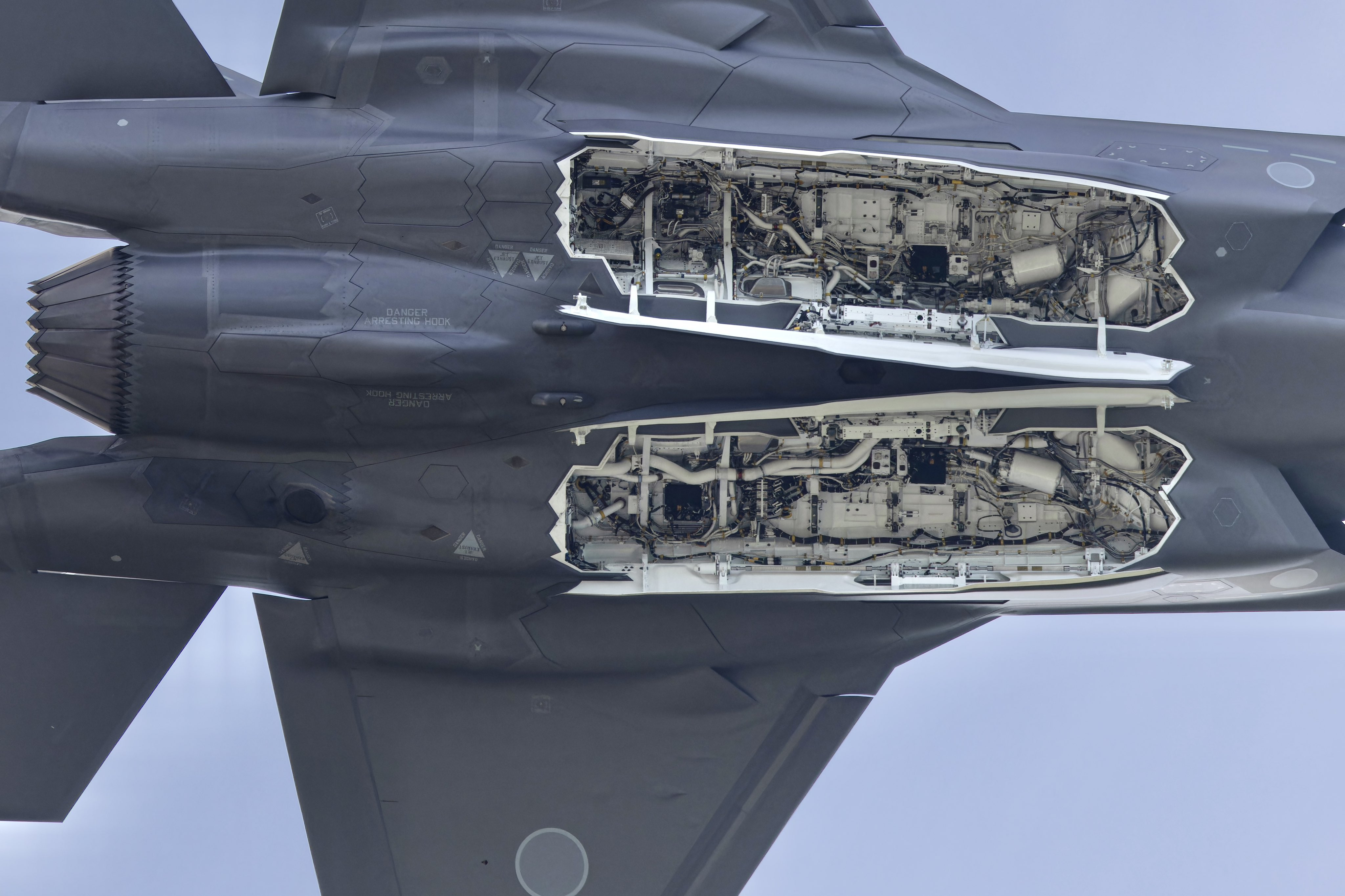 弹舱开启状态的空自F-35A每天认识一件兵器 烽火问鼎计划 ​​​