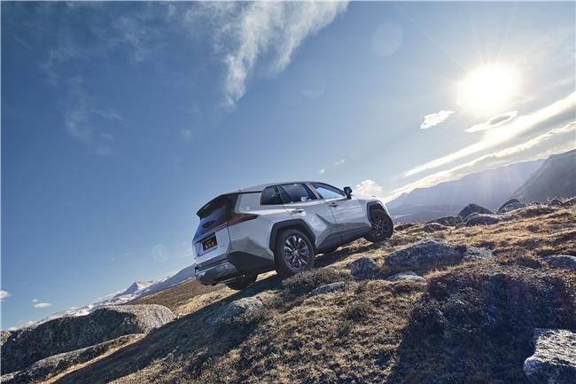 14英寸大屏+双音区语音，13.78万的威兰达把新势力卷哭了！
广汽丰田威兰达A