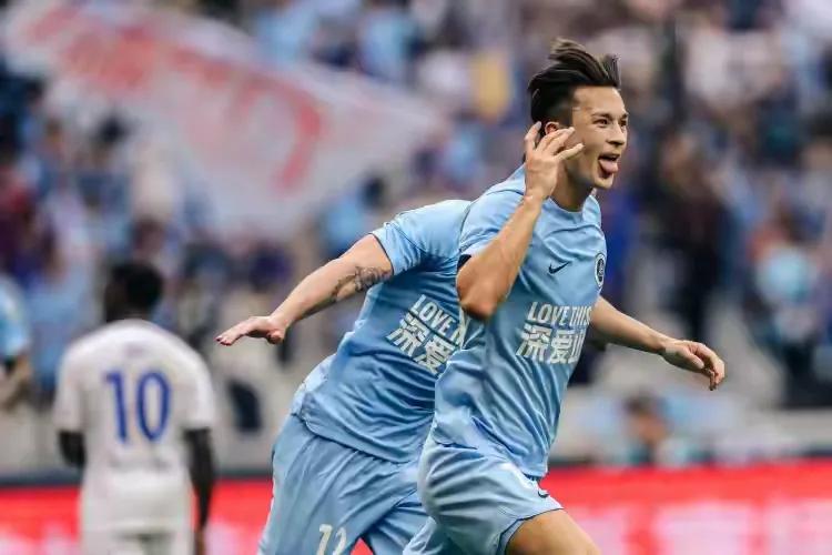 第二个“拜合拉木”！原深圳新鹏城香港籍球员安永佳接近加盟上海海港！这是一位同拜合