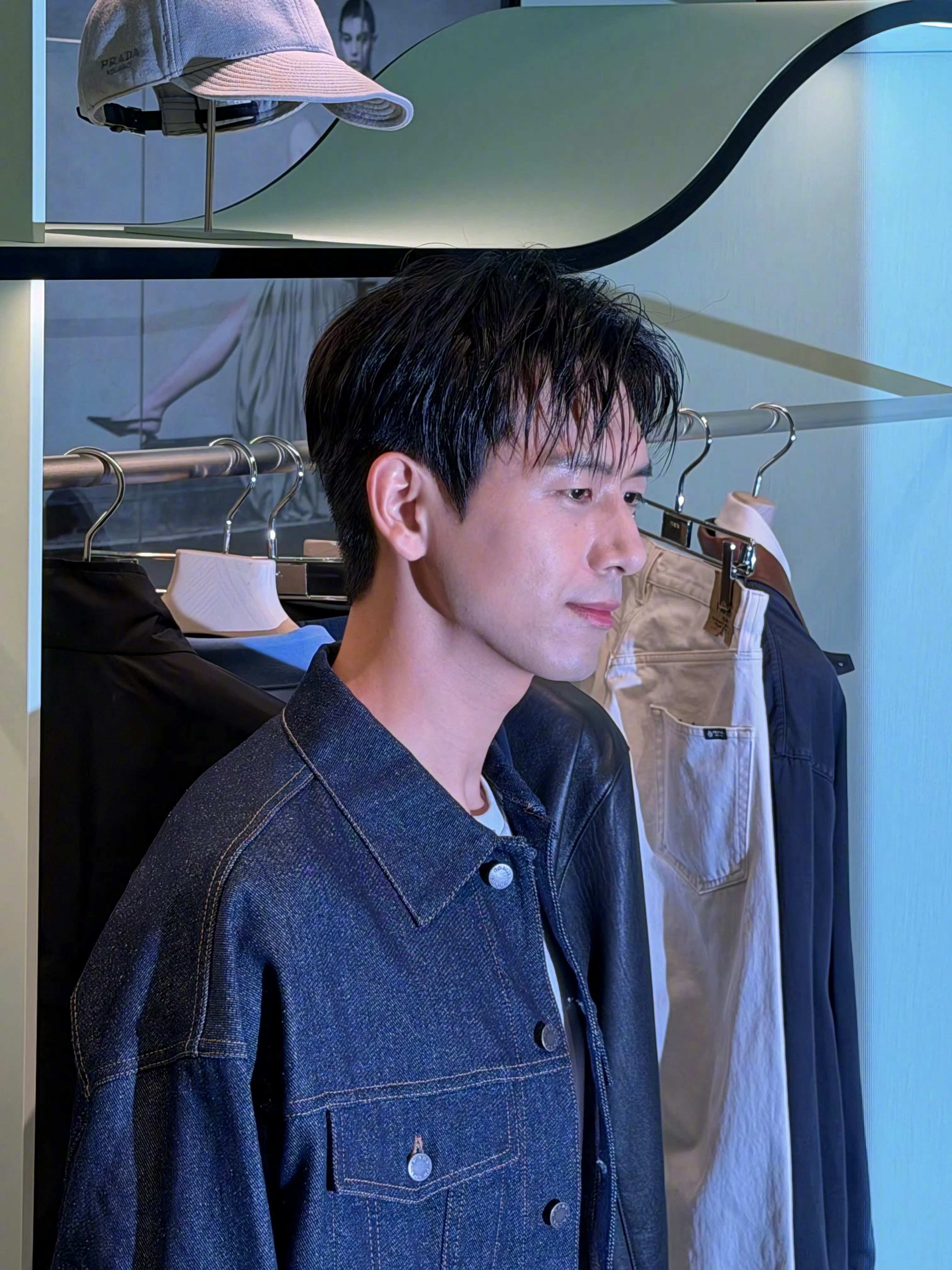 杨幂、李现、李沁今日线下活动怼脸live生图 