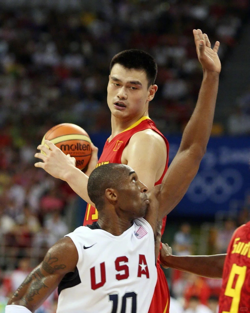 新华社评中国男篮复兴之路道阻且长 记得小时候看中国男篮 姚明、王治郅、易建联、朱