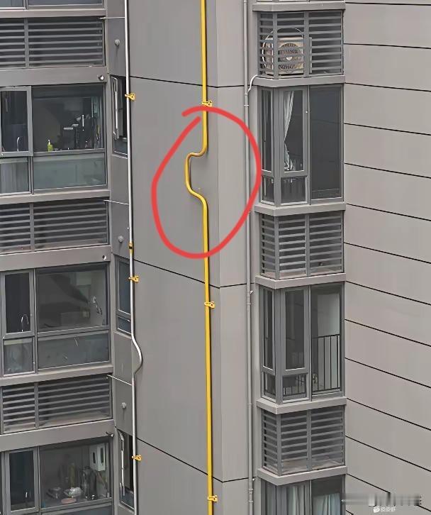 你们知道这里为什么要弯一下吗？