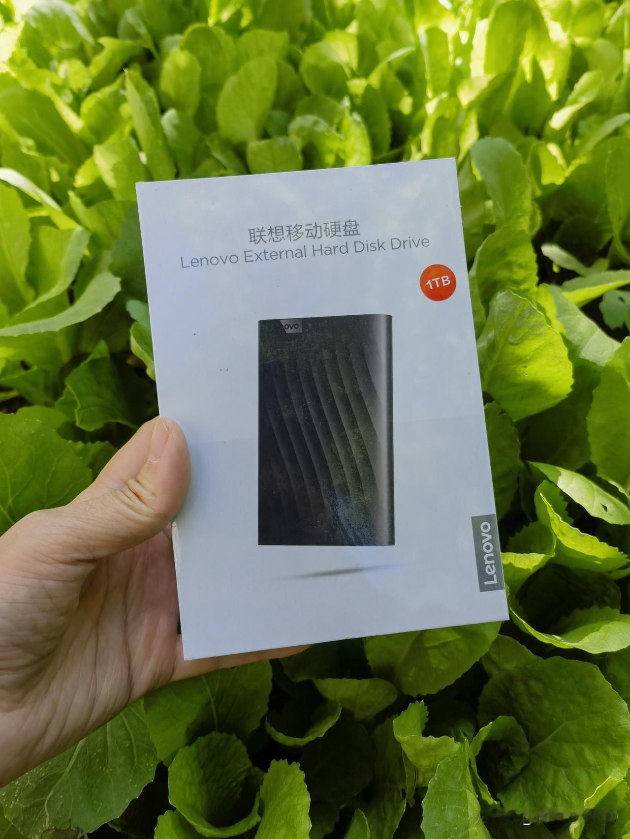 比囤黄金还划算！十年前买的硬盘，居然爆涨了一倍多的价钱！
前两天收拾屋子，发现十