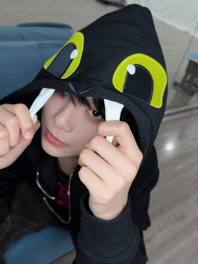 陈思罕同时锻炼肺活量和速写的办法陈思罕同时锻炼肺活量和速写  哈哈哈 陈思罕同时