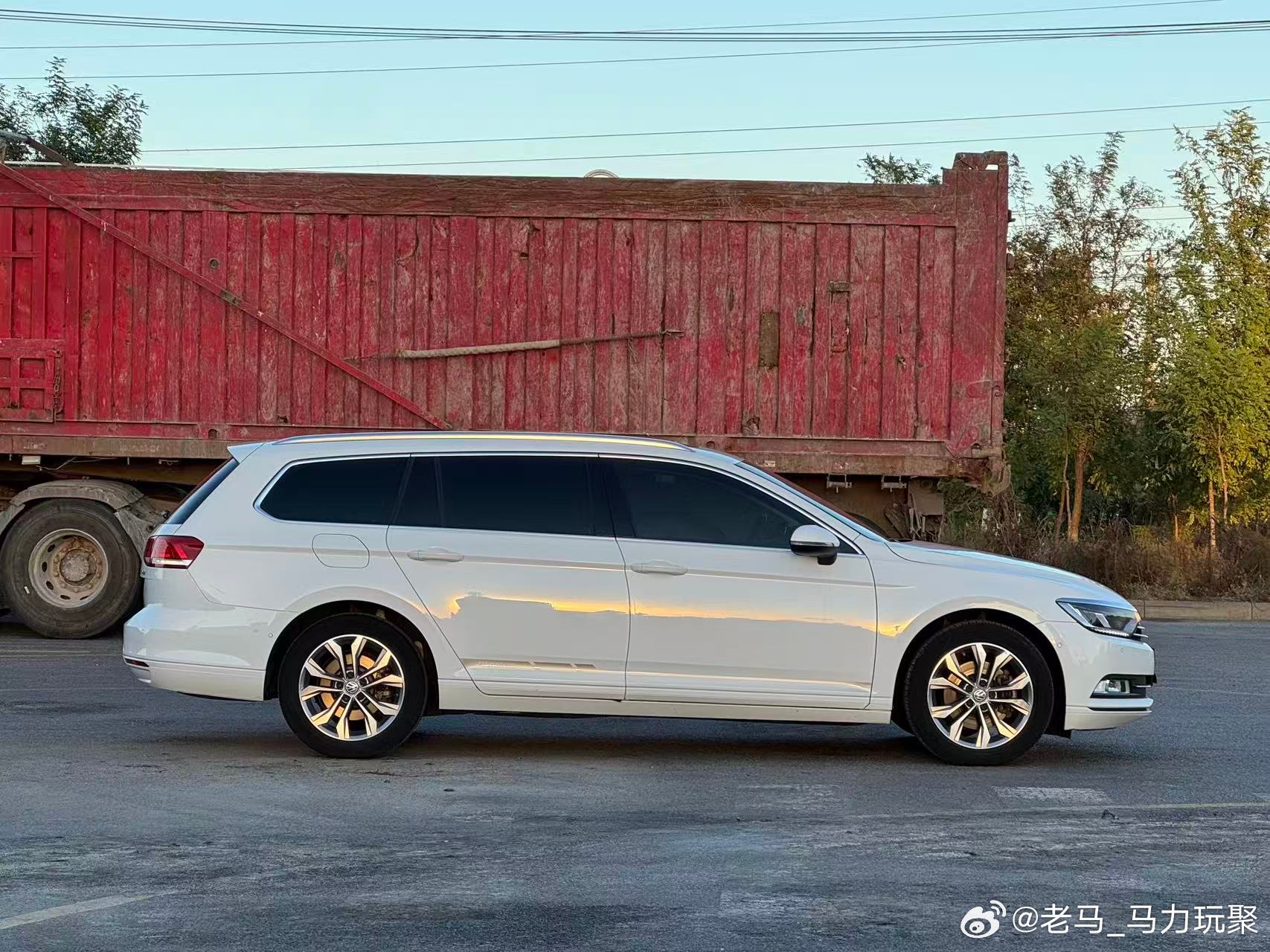 马力玩聚老马在路上 最近比较忙发车都不及时了好多老板都提出批评了说车子没看到就卖