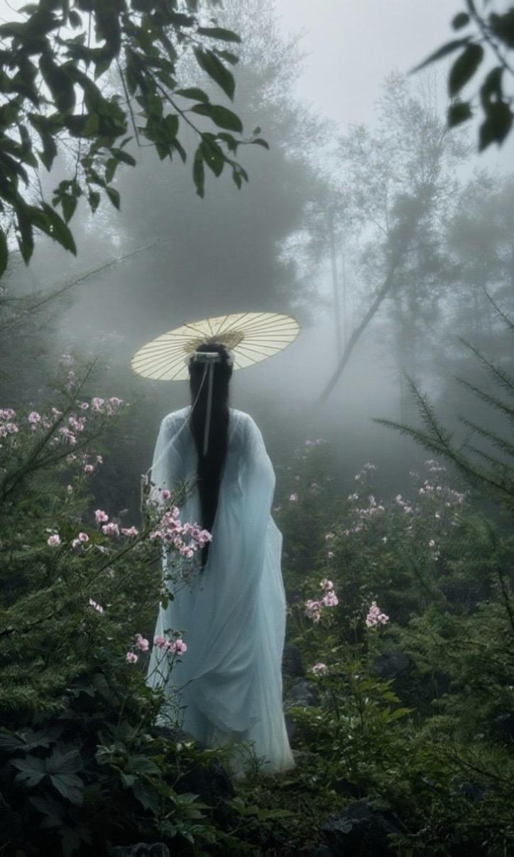 “山中多精怪，闲人勿扰之。”