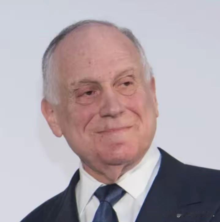 我去！
幕后黑手？我说呢？就特朗普的脑子怎么也不会想到这种事情？这个家伙真是一语