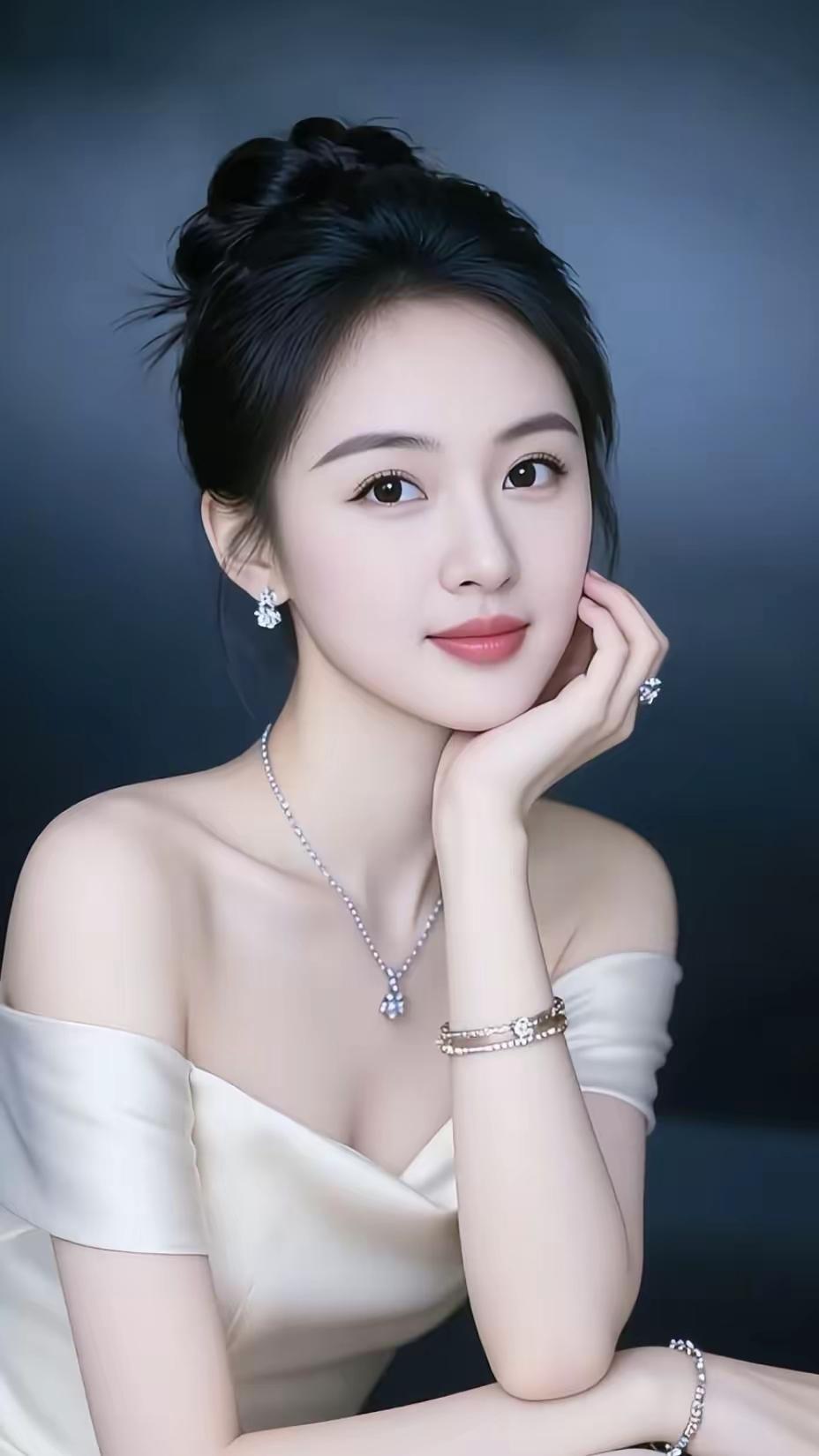 优雅气质，甜美微笑，时尚穿搭