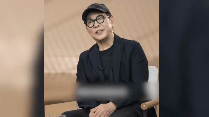2025年8月，62岁的李连杰满面春风地官宣，大女儿李思即将踏上人生新征程——迈
