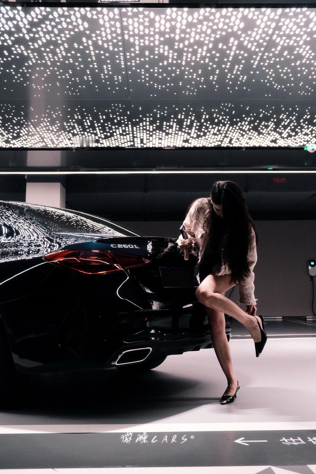 尊贵的梅赛德斯女车主！汽车人共创计划 梅赛德斯奔驰 内燃机的魅力 梅赛德斯奔驰女