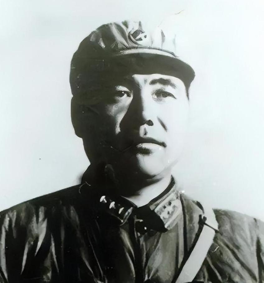 1967年深夜，军事教官郭兴福含泪掐死两子一女，随后妻子自杀，郭兴福被判处死刑。